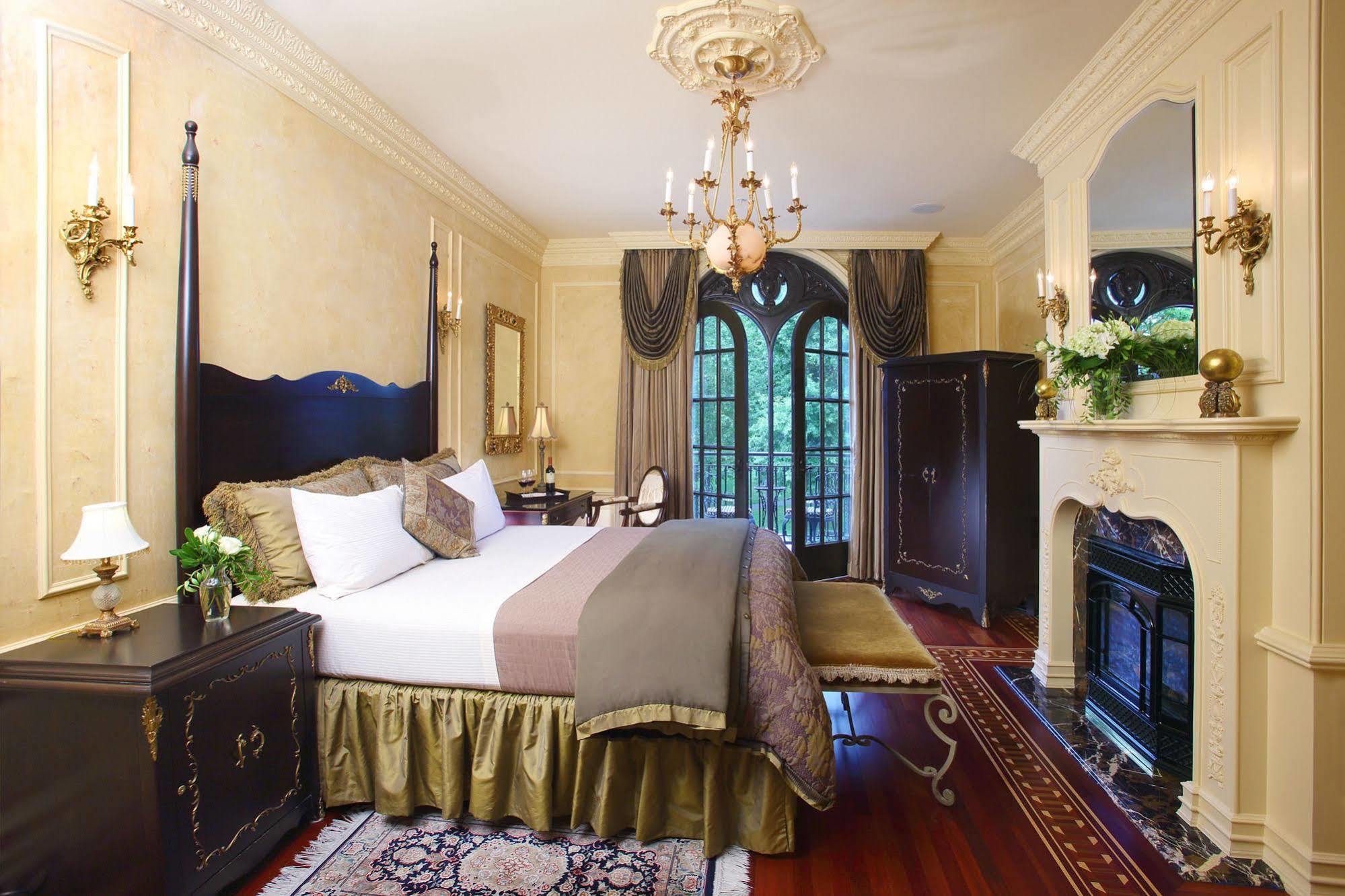 Ledson & Zina Lounge 4* Sonoma